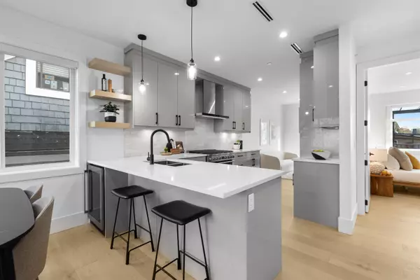 5304 Fraser ST Vancouver, BC V5W 2Y9