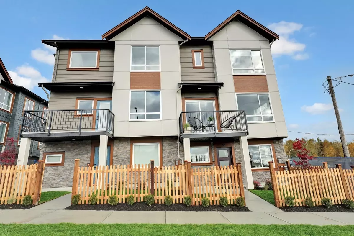 Surrey, BC V0V 0V0,17155 79a AVE #18