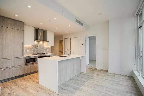 Burnaby, BC V5C 0L9,2288 Alpha AVE #301