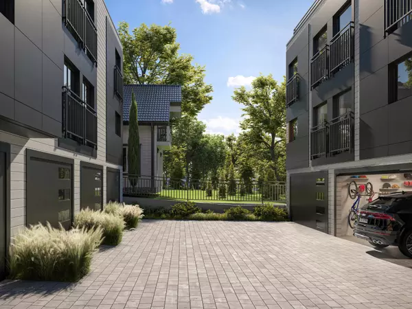 Coquitlam, BC V0V 0V0,586 Thompson AVE #103