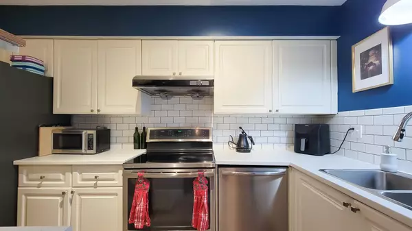 Port Coquitlam, BC V3B 1T4,1570 Prairie AVE #116