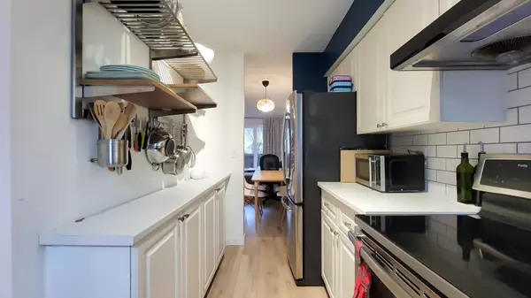 Port Coquitlam, BC V3B 1T4,1570 Prairie AVE #116