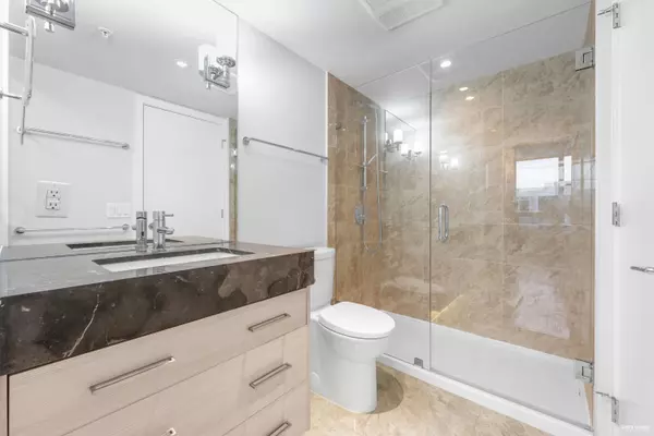 Richmond, BC V6Y 0J3,6188 No. 3 RD #1813