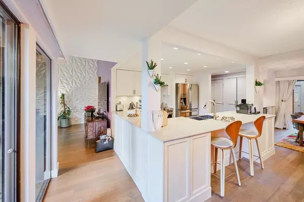 North Vancouver, BC V7R 4H4,2873 Capilano Road