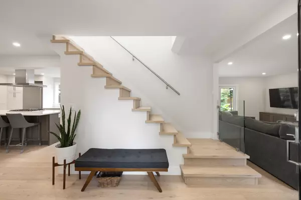 North Vancouver, BC V7K 2B2,2678 Ailsa CRES