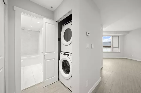 North Vancouver, BC V7J 0B8,2632 Library LN #301