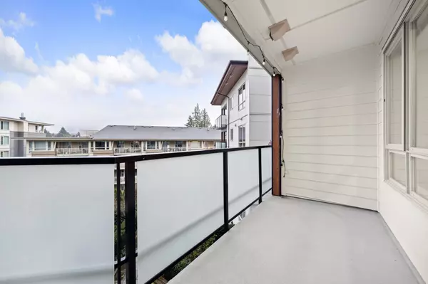 2632 Library LN #301 North Vancouver, BC V7J 0B8