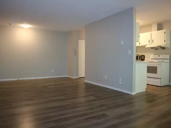 Richmond, BC V7A 2E5,8060 Ryan RD #306