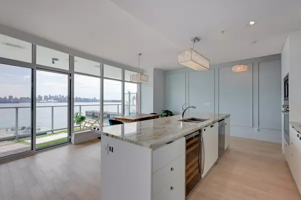 North Vancouver, BC V7L 0G2,185 Victory Ship WAY #501