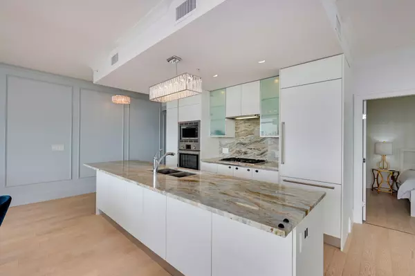 185 Victory Ship WAY #501 North Vancouver, BC V7L 0G2