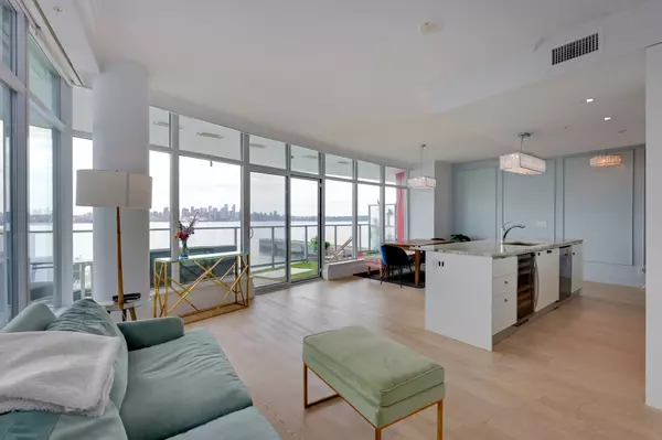 North Vancouver, BC V7L 0G2,185 Victory Ship WAY #501