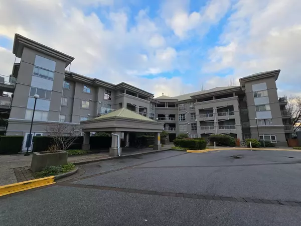 10533 University DR #308, Surrey, BC V3T 5T7