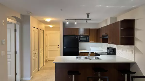 4833 Brentwood DR #215, Burnaby, BC V5C 0C3