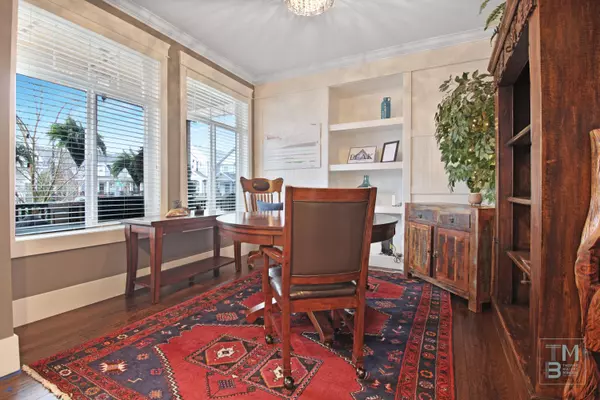 Surrey, BC V3Z 6R9,266 W 174a ST