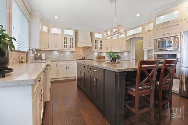 Surrey, BC V3Z 6R9,266 W 174a ST