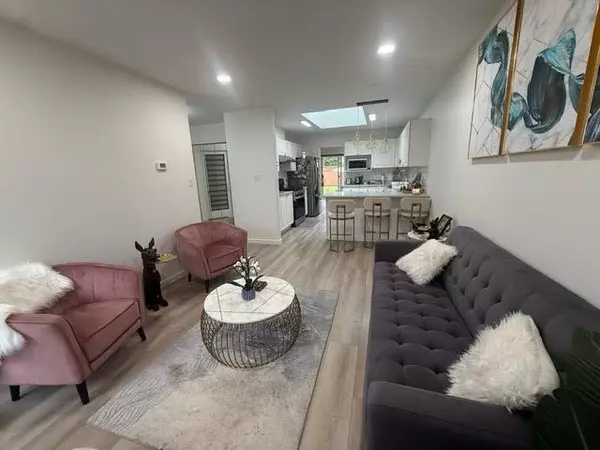 16080 82 AVE #123, Surrey, BC V4N 0N6