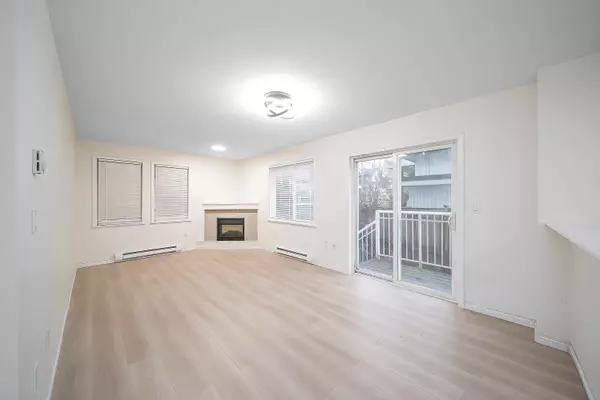 Burnaby, BC V3N 1K7,7128 17th AVE #03