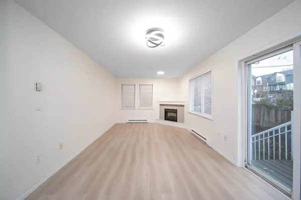 Burnaby, BC V3N 1K7,7128 17th AVE #03