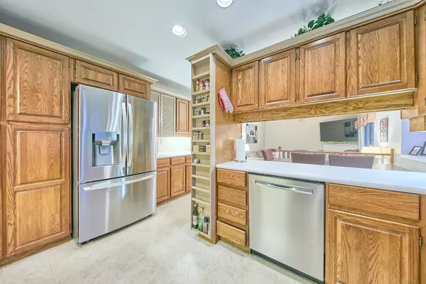 Maple Ridge, BC V2X 8W3,12235 Norfolk PL