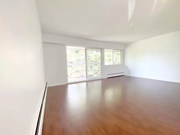 Richmond, BC V7A 2E5,8020 Ryan RD #301