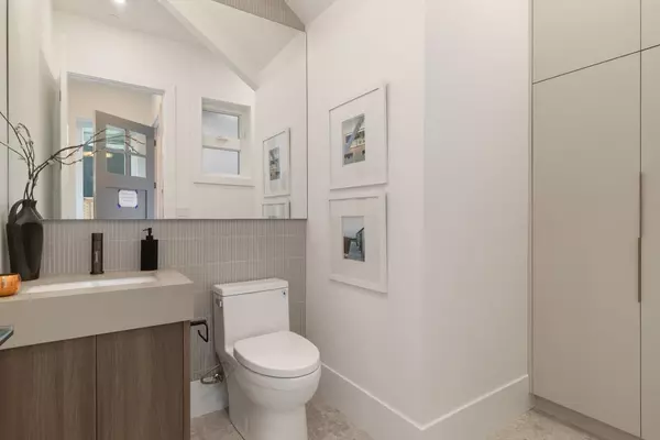 Vancouver, BC V5M 1M9,2680 E 5th AVE #2