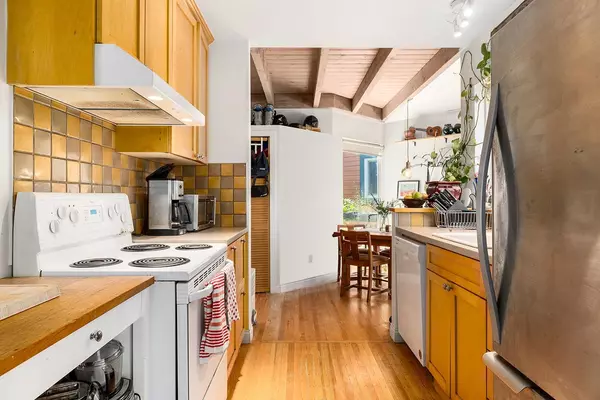 Vancouver, BC V6A 1Y6,765 Keefer ST