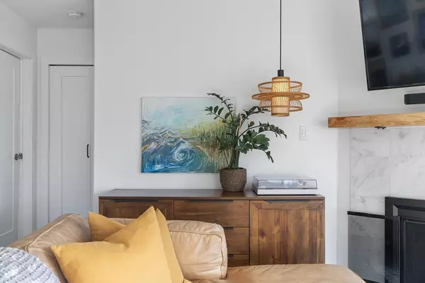 1950 E 11 AVE #305 Vancouver, BC V5N 1Z2