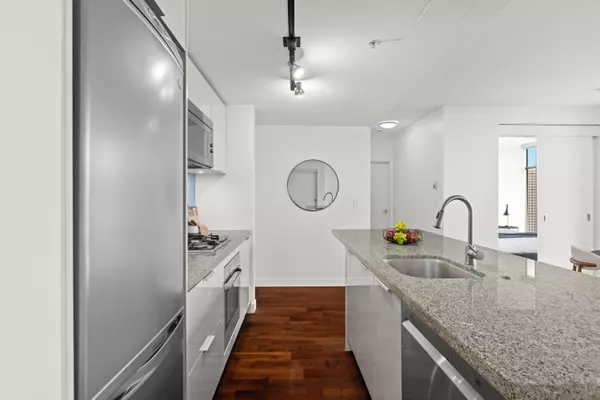 Vancouver, BC V6B 0E6,128 W Cordova ST #3501