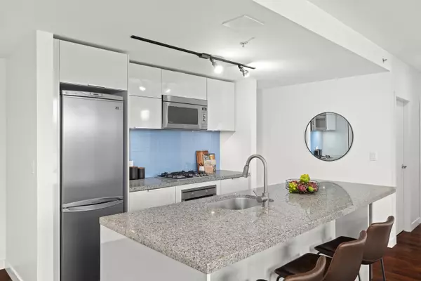 Vancouver, BC V6B 0E6,128 W Cordova ST #3501