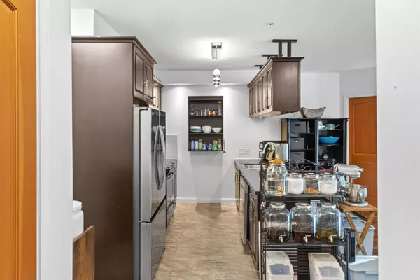 Maple Ridge, BC V2X 6P6,11887 Burnett ST #301