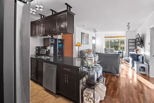 Maple Ridge, BC V2X 6P6,11887 Burnett ST #301