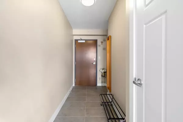 Coquitlam, BC V3B 0C3,2978 Glen DR #1201