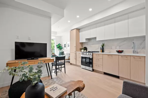 150 James RD #602, Port Moody, BC V3H 2S4