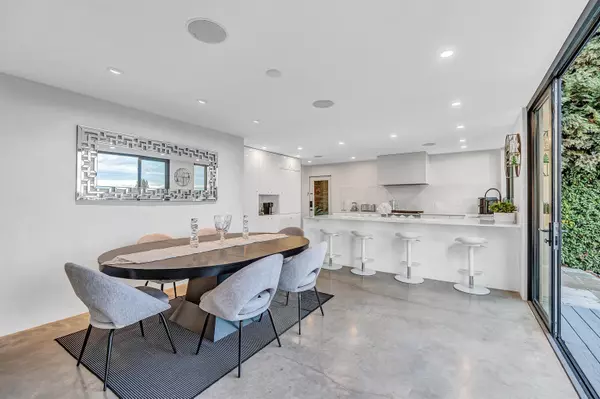 2234 Palmerston AVE West Vancouver, BC V7V 2V8