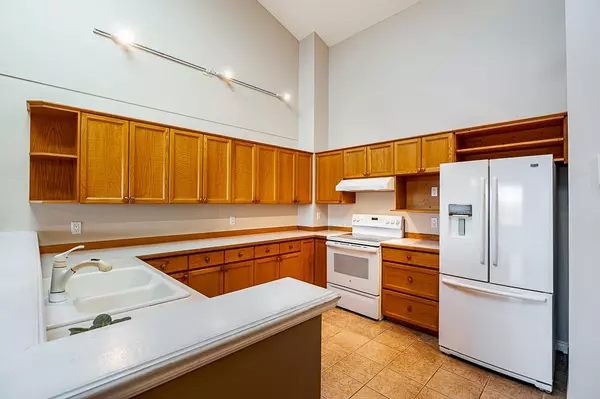 New Westminster, BC V3L 5S6,323 Governors CT #37