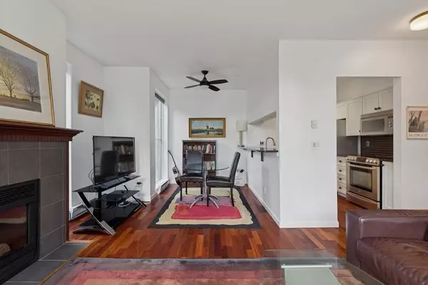 Vancouver, BC V6G 1N2,1928 Nelson ST #308