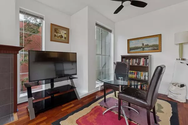 1928 Nelson ST #308 Vancouver, BC V6G 1N2