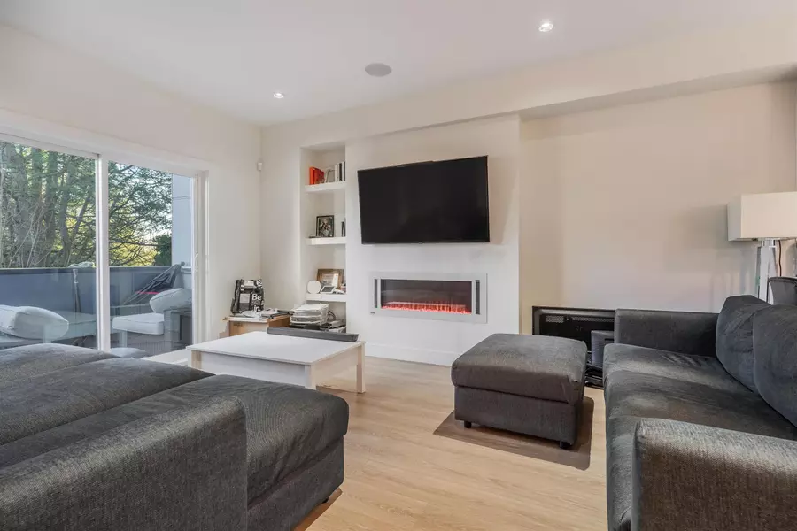 1670 160 ST #13, Surrey, BC V4A 0C6