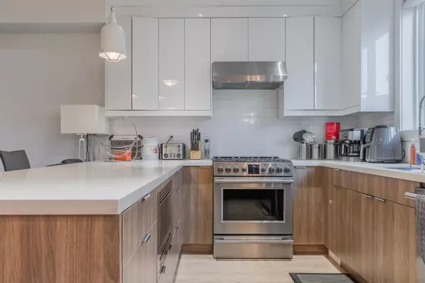 Surrey, BC V4A 0C6,1670 160 ST #13