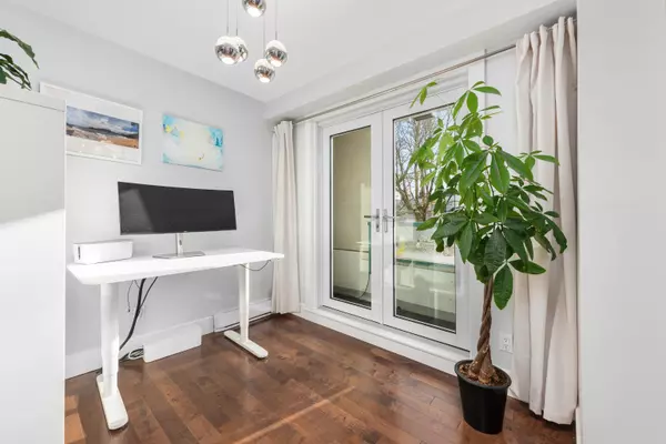 Vancouver, BC V6H 4C3,2988 Alder ST #206