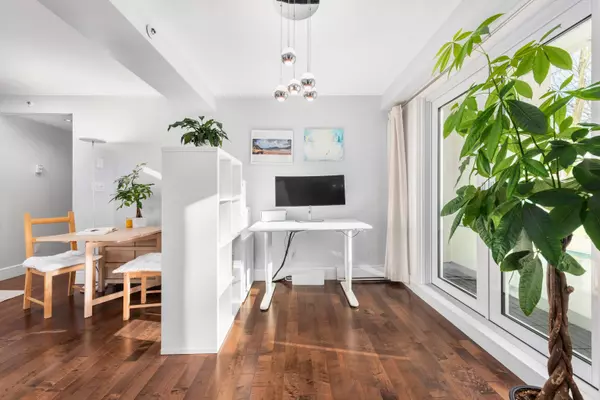 Vancouver, BC V6H 4C3,2988 Alder ST #206