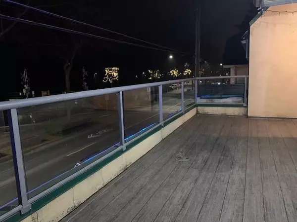 White Rock, BC V4B 1C9,15549 Marine DR ##201