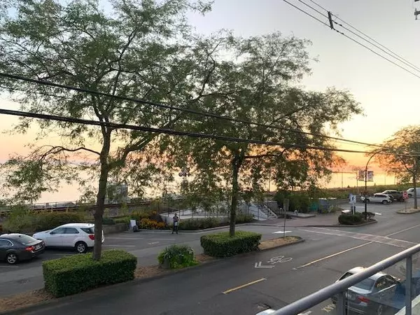 White Rock, BC V4B 1C9,15549 Marine DR ##201