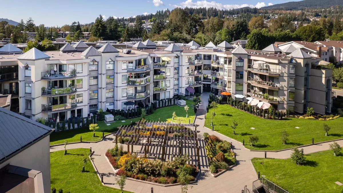 Coquitlam, BC V3B 7N4,2968 Burlington DR #302