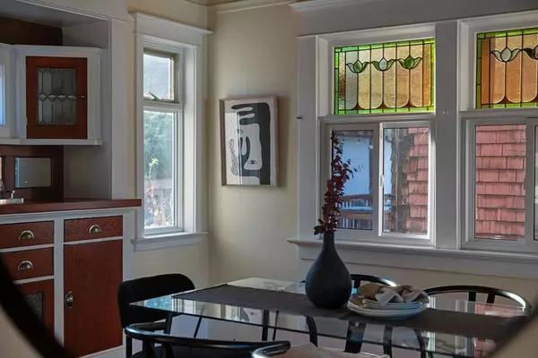 2130 Parker ST Vancouver, BC V5L 2L7