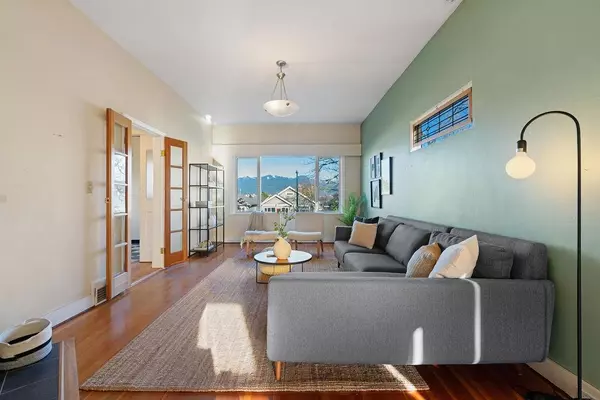 2130 Parker ST Vancouver, BC V5L 2L7