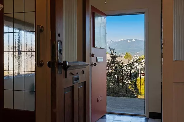 Vancouver, BC V5L 2L7,2130 Parker ST