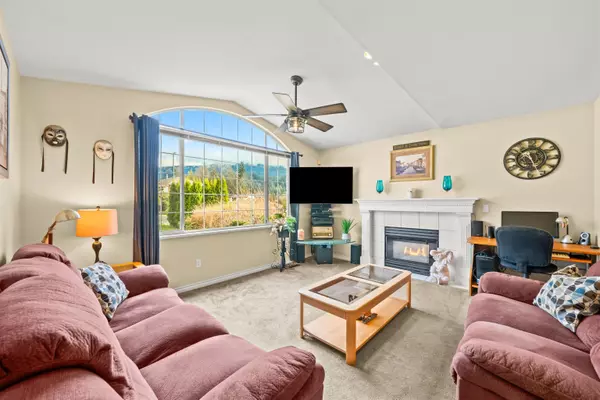 Coquitlam, BC V3E 2X8,3302 Robson DR