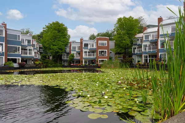 1596 Island Park WALK, Vancouver, BC V6J 0G9