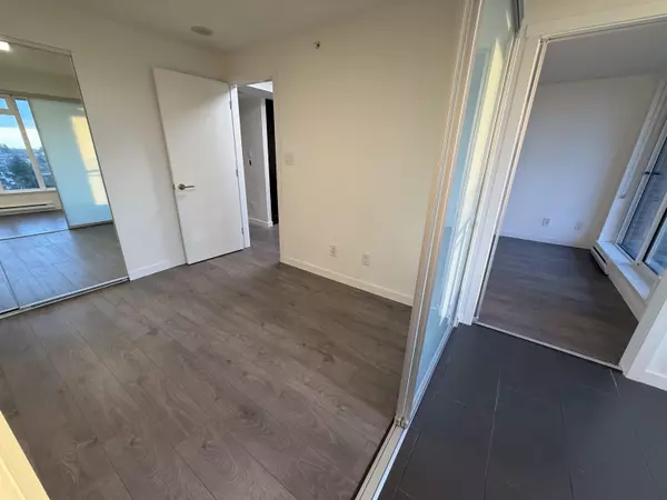 5665 Boundary RD #907 Vancouver, BC V5R 2P9